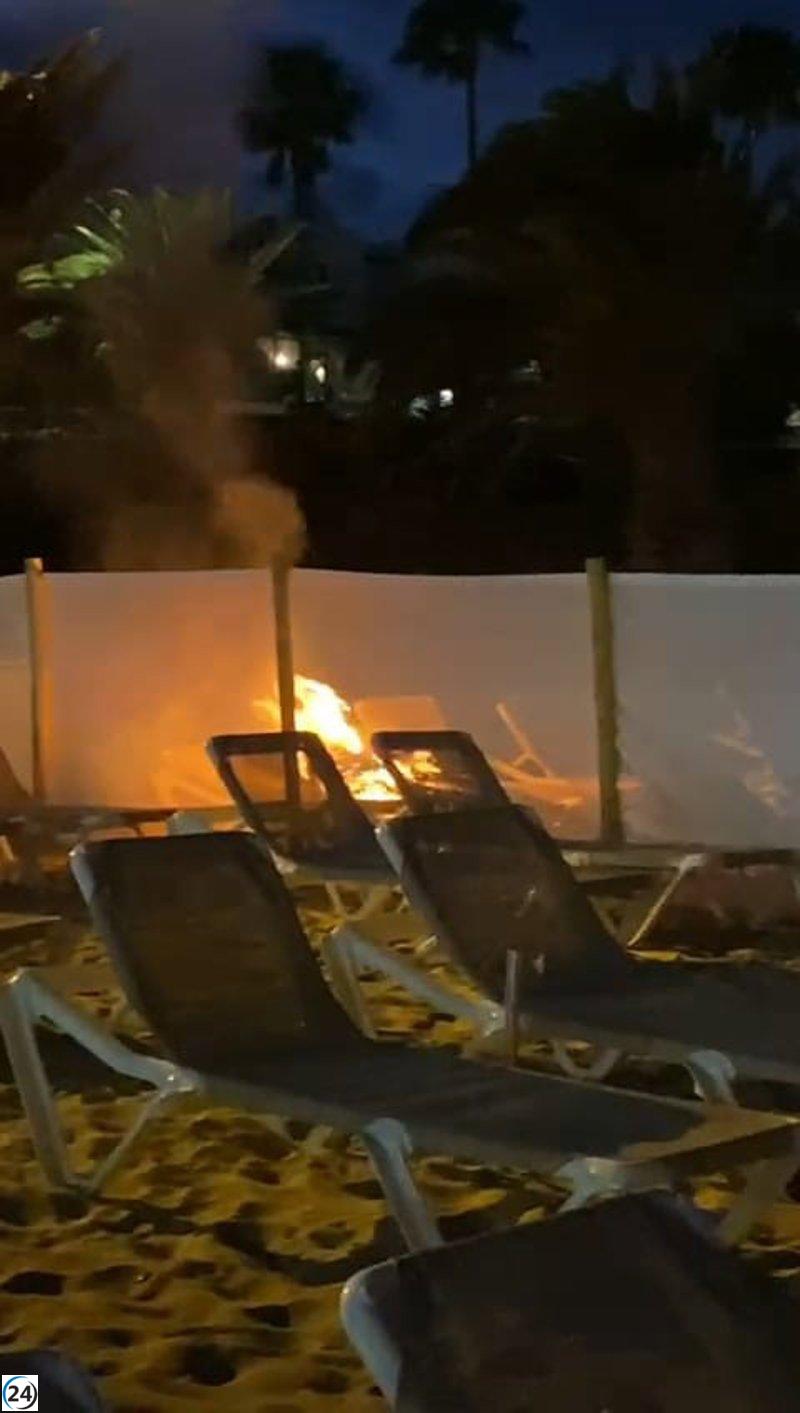 Nueve menores arrestados por dañar propiedades en Costa Teguise (Lanzarote) al incendiar hamacas por valor de 7.700 euros.