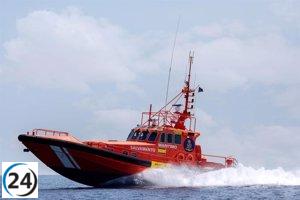 Rescatan 85 migrantes en una embarcación irregular cerca de Gran Canaria