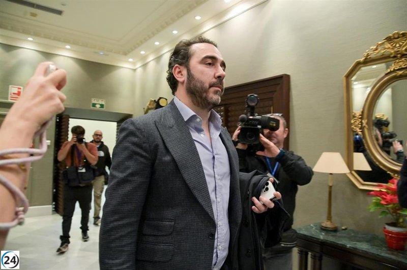 De Aldama opta por el silencio ante la comisión de investigación del Parlamento canario.