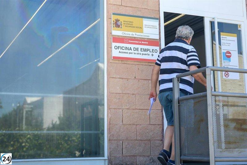 El desempleo en Canarias disminuye en 12,400 personas en julio, alcanzando un total de 151,088.