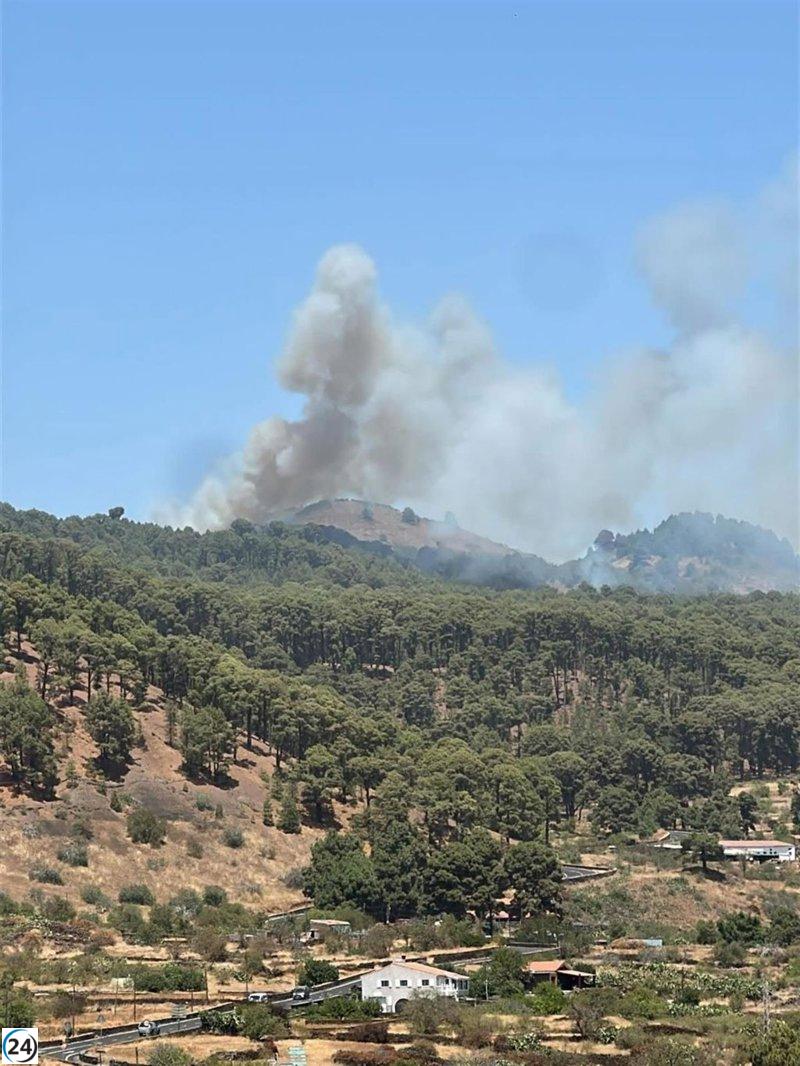 Apagado el segundo incendio en El Hierro; el foco principal en Las Asomadas se encuentra bajo control.