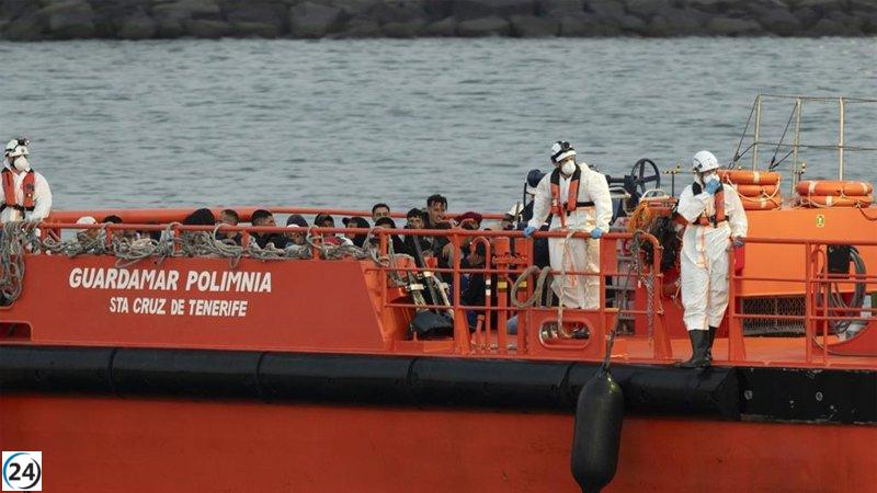 Delegado del Gobierno en Canarias responsabiliza a la administración regional por remitir ocho casos de migrantes adultos.