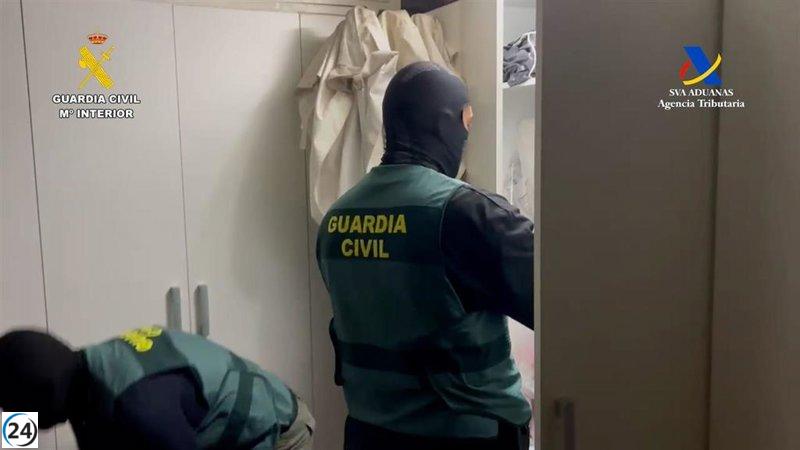 Arrestan a buceador por intentar saquear 80 kilos de cocaína en el Puerto de Las Palmas.