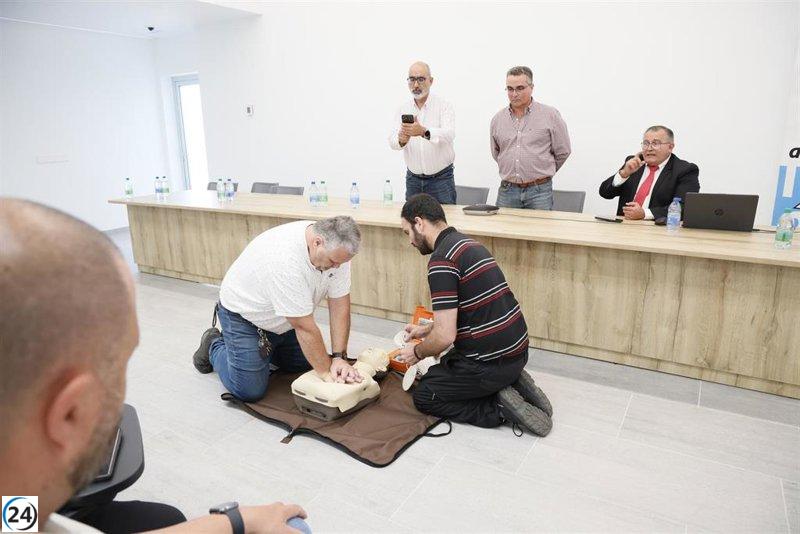 Taxistas de Las Palmas se unen para prevenir daños neurológicos en emergencias cardíacas.