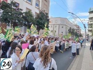 Médicos de Canarias protestan nuevamente por servicios mínimos 