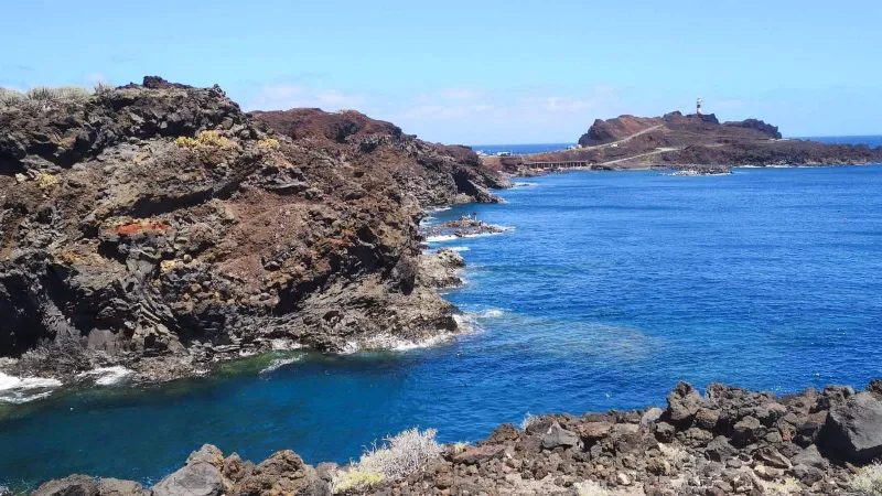 Caminando por el Parque Rural de Teno en Tenerife