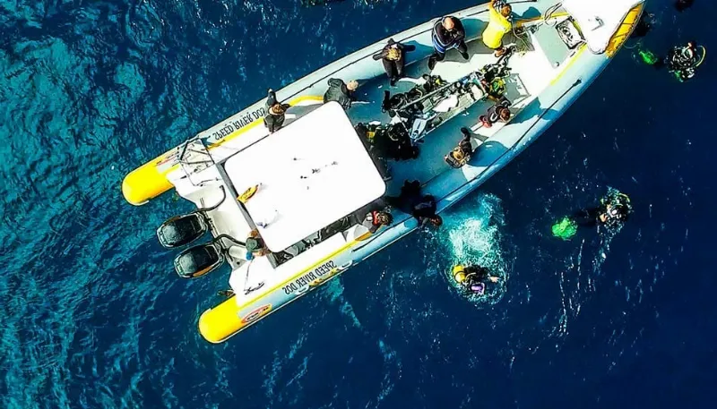Buceo en las cristalinas aguas de La Graciosa
