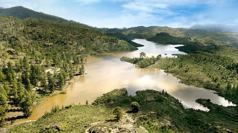 Esquí acuático en la presa de Las Niñas en Gran Canaria