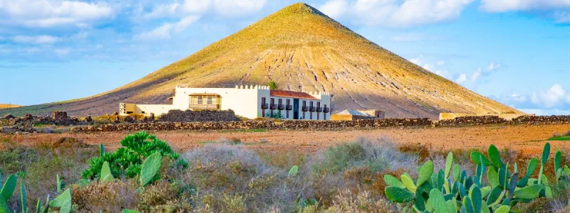 El volcán de Tindaya: una maravilla geológica en Fuerteventura